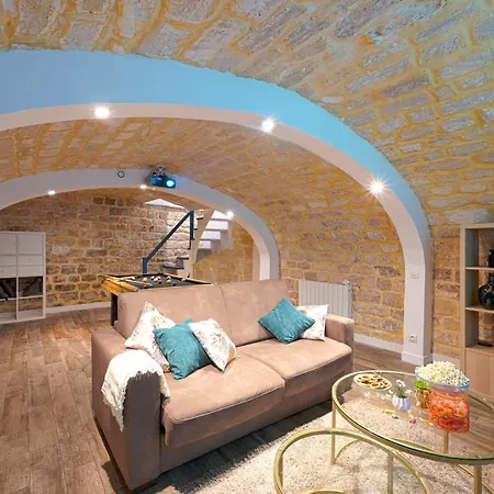 Atypical & Spacious Close To Beautiful Park Morceau Apartment Paris