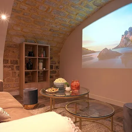 Apartment Atypical & Spacious Close To Beautiful Park Morceau