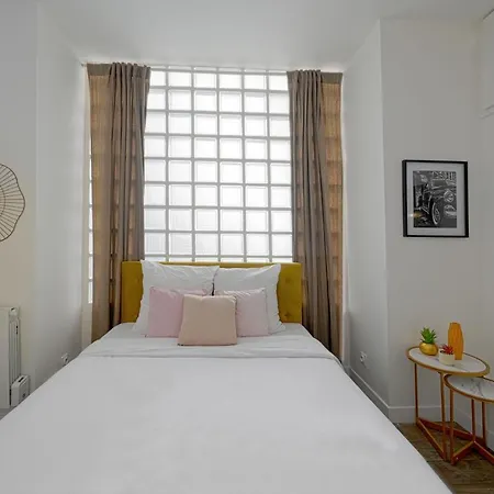 Atypical & Spacious Close To Beautiful Park Morceau