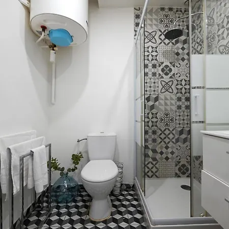 Atypical & Spacious Close To Beautiful Park Morceau *