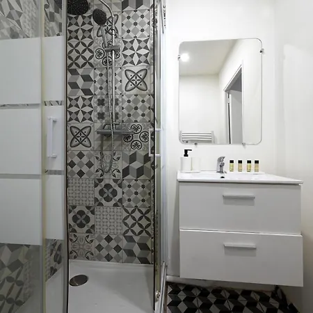Atypical & Spacious Close To Beautiful Park Morceau
